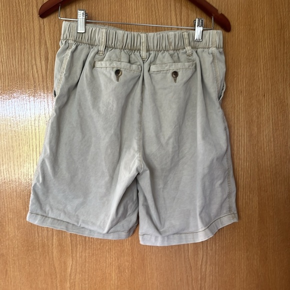 Old Navy Chino Shorts - Picture 2 of 3